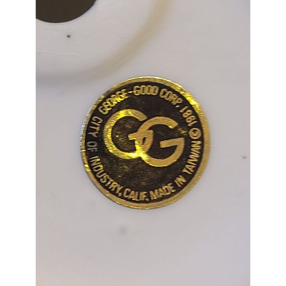 VERY RARE Josef Original RED CROSS Nurse Figurine Holding Soap Towel - Picture 5 of 5